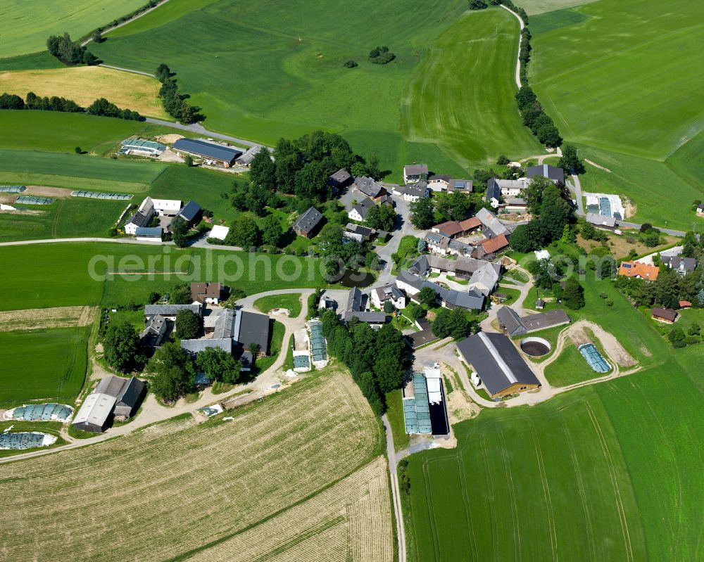 Aerial photograph Hof - Village view on the edge of agricultural fields and land in the district Eppenreuth in Hof in the state Bavaria, Germany