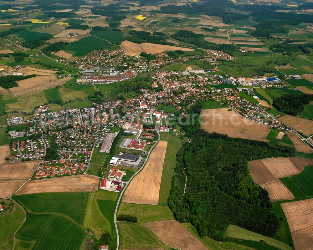 Aerial photograph Holzham - Village view on the edge of agricultural fields and land in Holzham in the state Bavaria, Germany