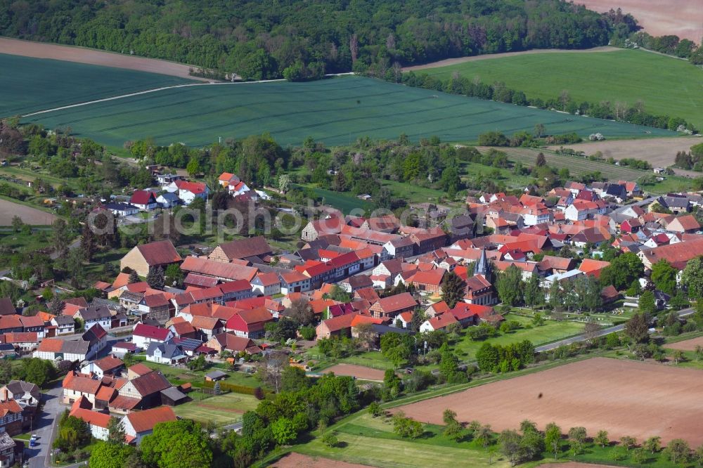 Aerial photograph Holzsußra - Village view on the edge of agricultural fields and land in Holzsussra in the state Thuringia, Germany