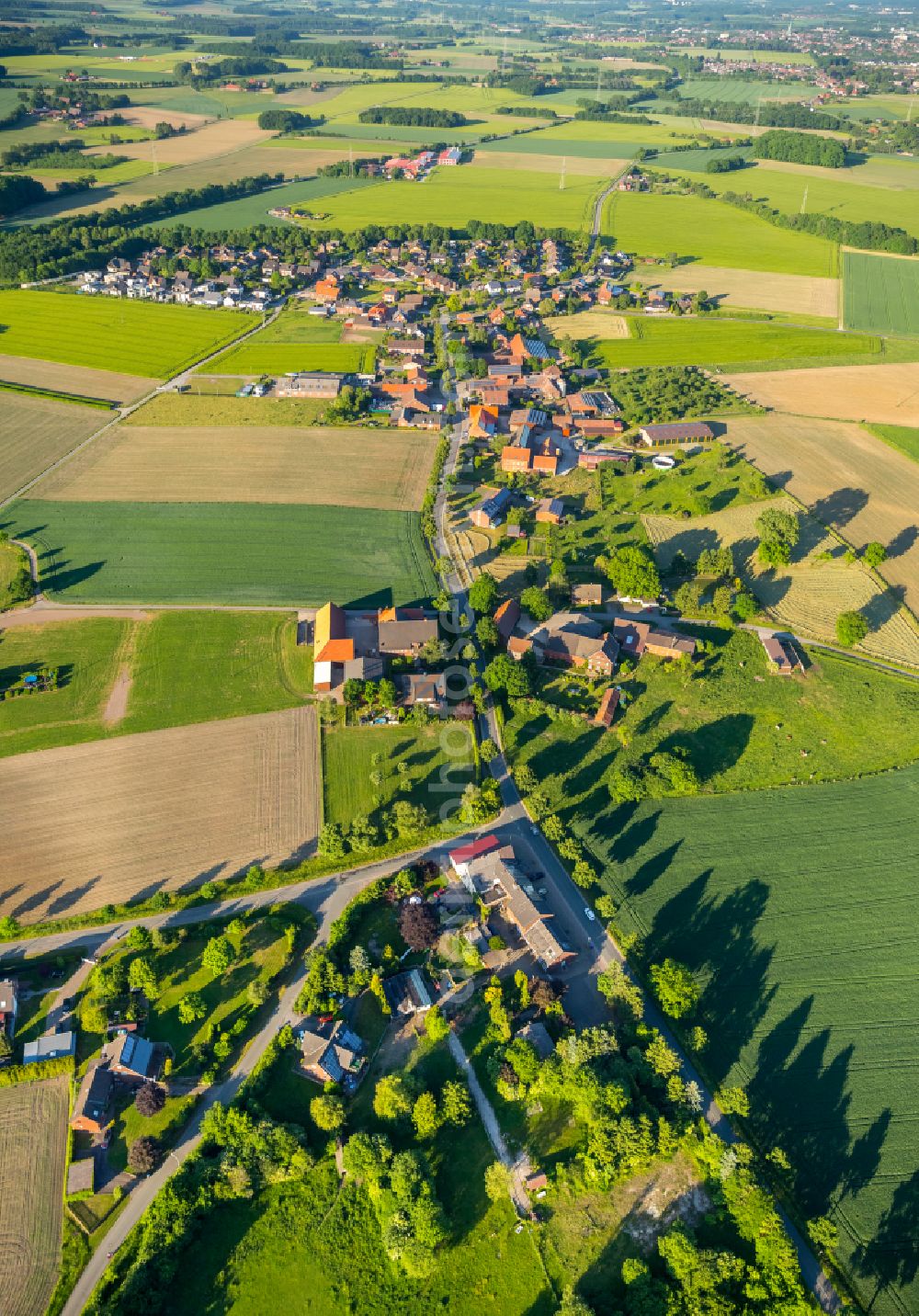 Horst from above - Village view on the edge of agricultural fields and land in Horst in the state North Rhine-Westphalia, Germany