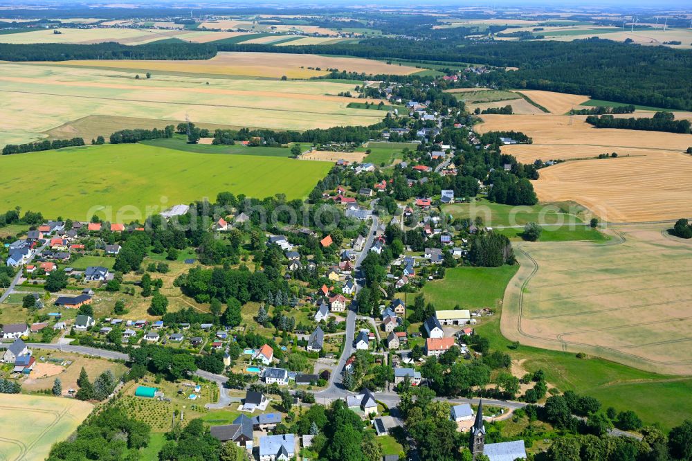 Kleinwaltersdorf from above - Village view on the edge of agricultural fields and land in Kleinwaltersdorf in the state Saxony, Germany