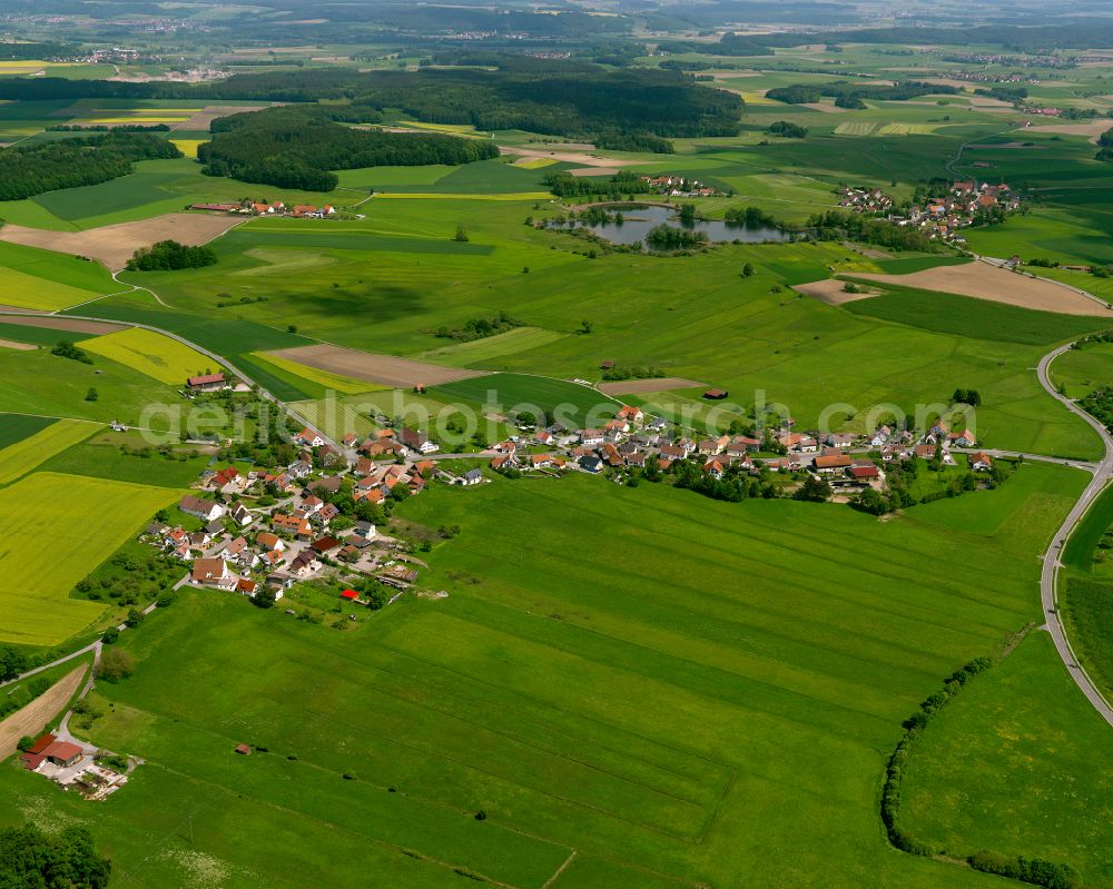 Aerial image Kleinwinnaden - Village view on the edge of agricultural fields and land in Kleinwinnaden in the state Baden-Wuerttemberg, Germany