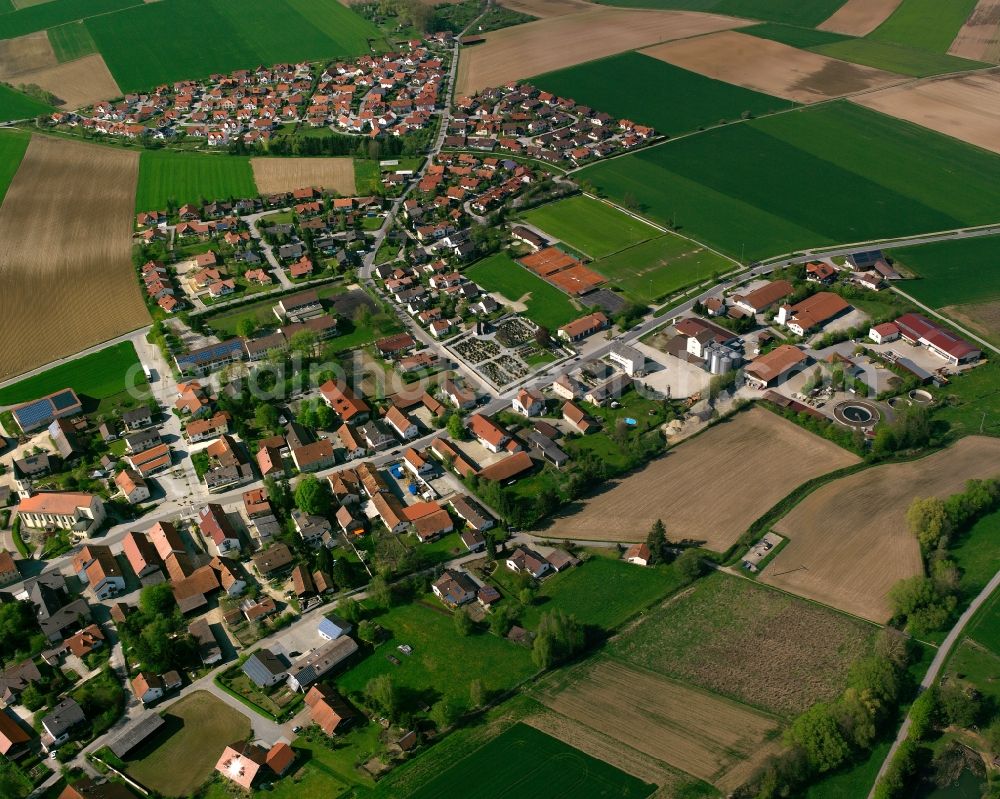 Aerial photograph Leiblfing - Village view on the edge of agricultural fields and land in Leiblfing in the state Bavaria, Germany