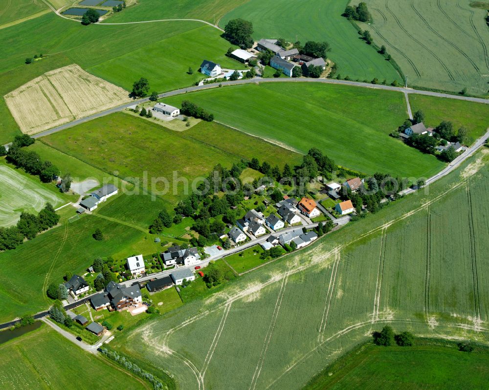 Aerial photograph Leupoldsgrün - Village view on the edge of agricultural fields and land in the district Roehrsteig in Leupoldsgruen in the state Bavaria, Germany