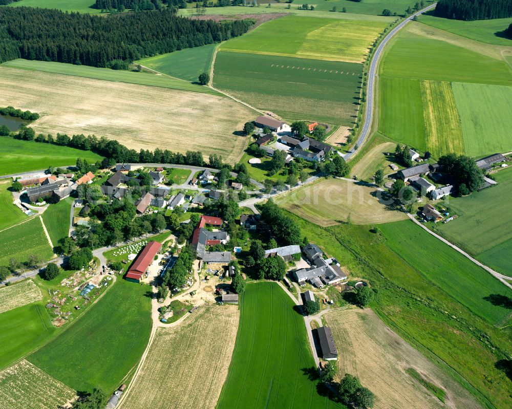 Aerial photograph Münchberg - Village view on the edge of agricultural fields and land in the district Mussen in Muenchberg in the state Bavaria, Germany