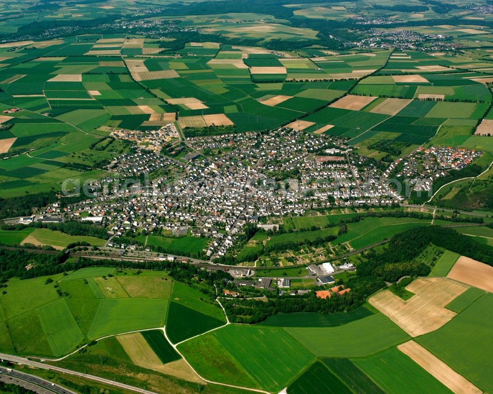 Aerial photograph Niederbrechen - Village view on the edge of agricultural fields and land in Niederbrechen in the state Hesse, Germany