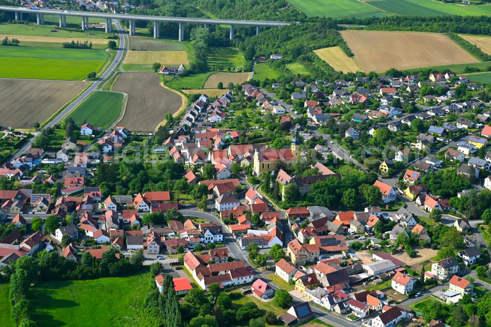 Aerial photograph Obereuerheim - Village view on the edge of agricultural fields and land in Obereuerheim in the state Bavaria, Germany