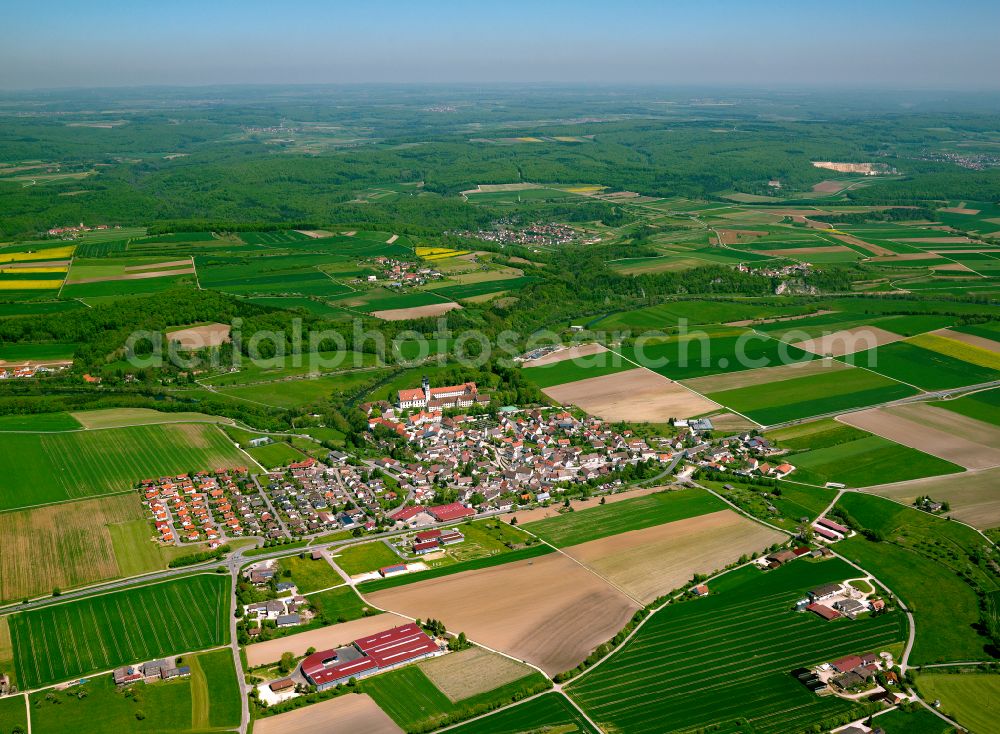 Aerial image Obermarchtal - Village view on the edge of agricultural fields and land in Obermarchtal in the state Baden-Wuerttemberg, Germany