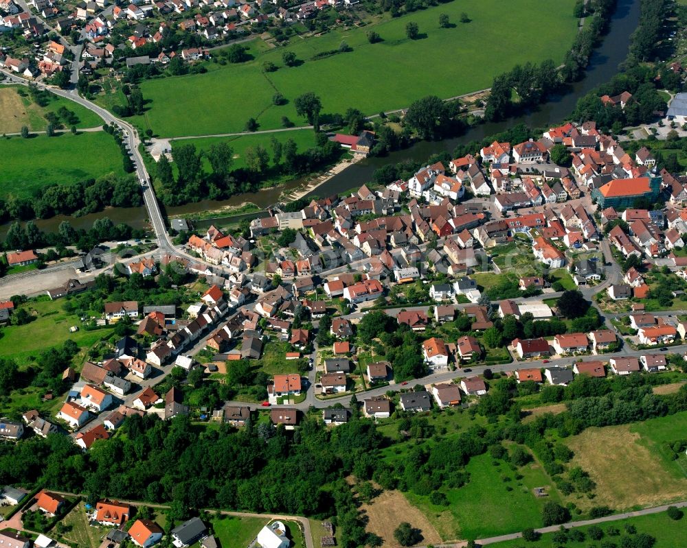 Aerial photograph Oedheim - Village view on the edge of agricultural fields and land in Oedheim in the state Baden-Wuerttemberg, Germany