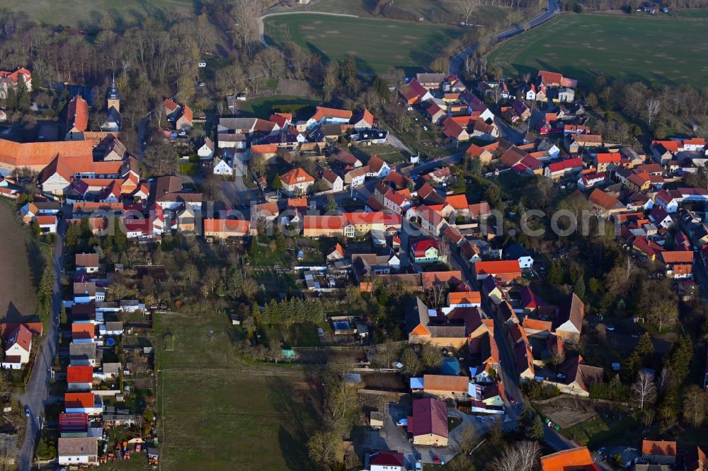 Aerial photograph Ostramondra - Village view on the edge of agricultural fields and land in Ostramondra in the state Thuringia, Germany