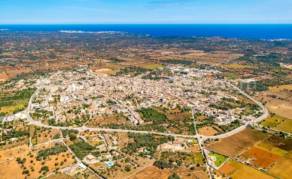 Aerial photograph Santanyi - Village view on the edge of agricultural fields and land in Santanyi in Balearic island of Mallorca, Spain