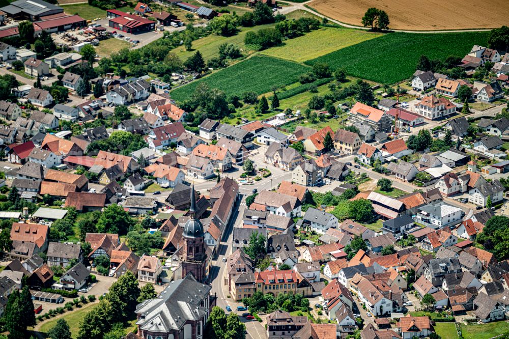 Aerial photograph Schuttern - Village view on the edge of agricultural fields and land in Schuttern in the state Baden-Wuerttemberg, Germany