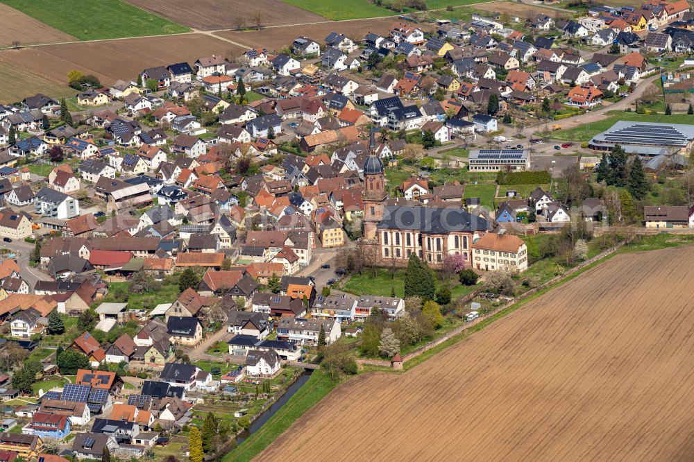 Aerial photograph Schuttern - Village view on the edge of agricultural fields and land in Schuttern in the state Baden-Wuerttemberg, Germany