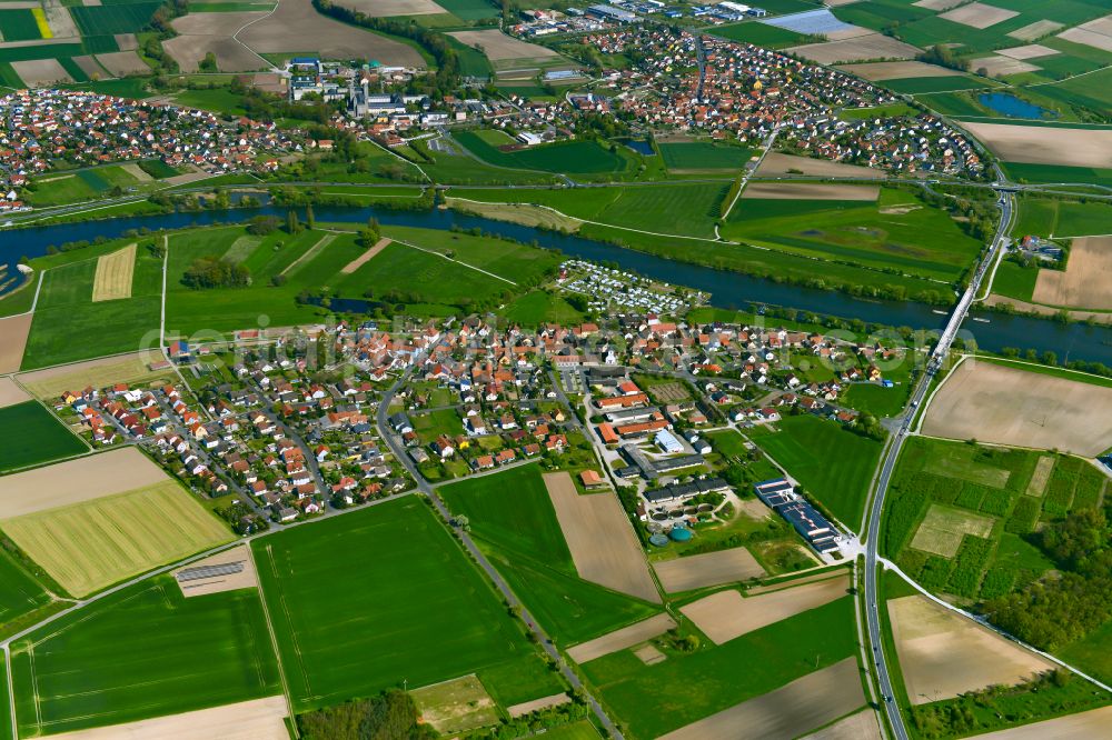 Aerial photograph Schwarzenau - Village view on the edge of agricultural fields and land in Schwarzenau in the state Bavaria, Germany