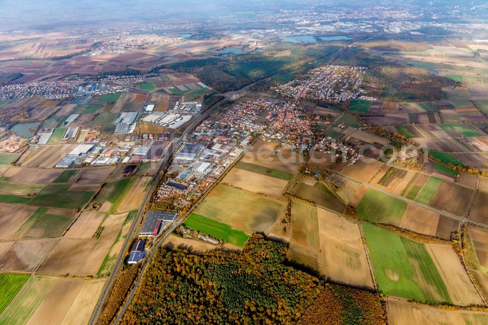 Schwebheim from above - Village view on the edge of agricultural fields and land in Schwebheim in the state Bavaria, Germany