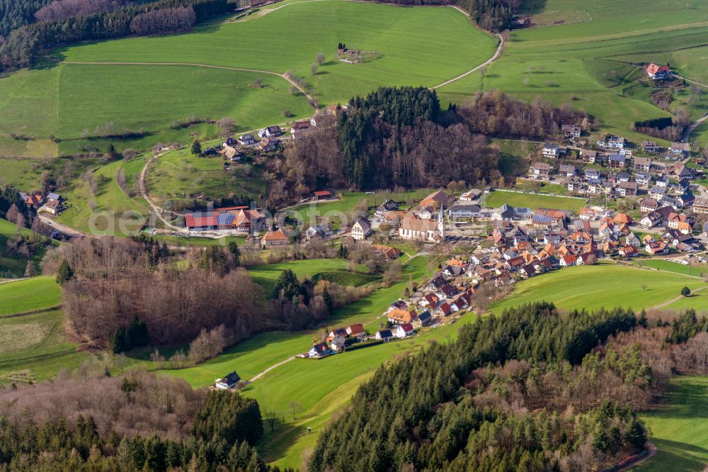 Aerial photograph Schweighausen - Village view on the edge of agricultural fields and land in Schweighausen in the state Baden-Wuerttemberg, Germany