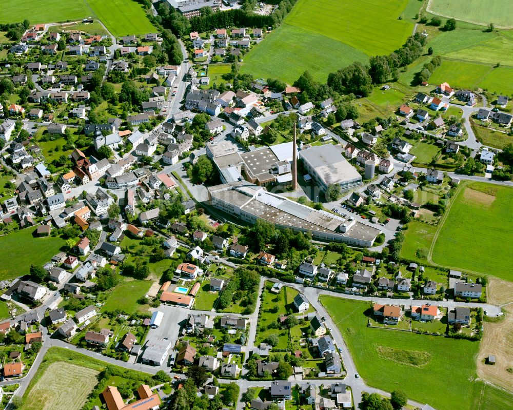 Siedlung a.d.Gundlitzer-Straße from the bird's eye view: Village view on the edge of agricultural fields and land in Siedlung a.d.Gundlitzer-Straße in the state Bavaria, Germany