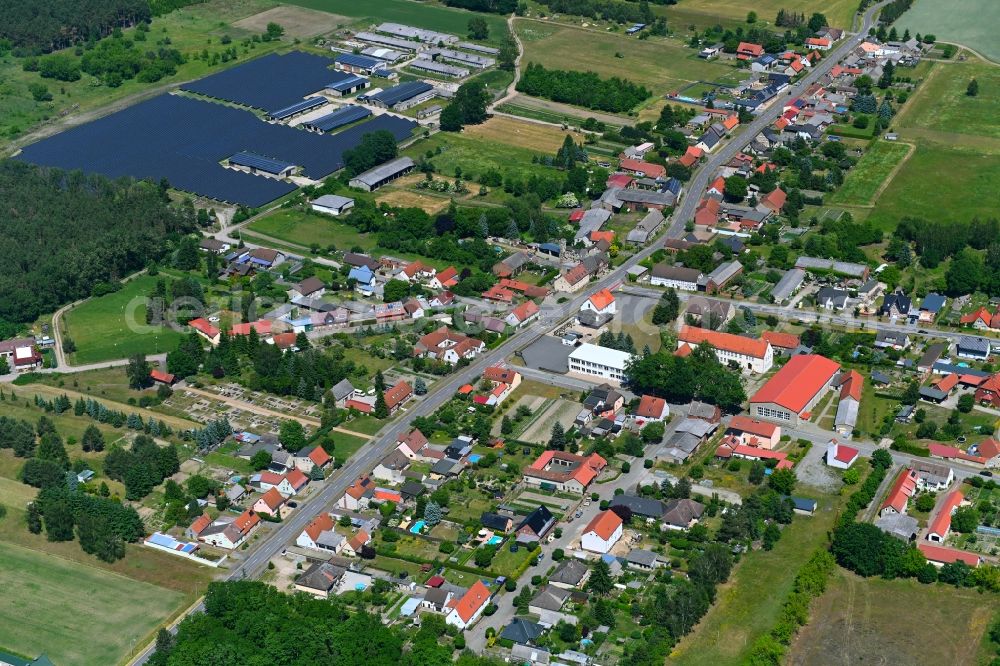 Aerial photograph Solpke - Village view on the edge of agricultural fields and land in Solpke in the state Saxony-Anhalt, Germany