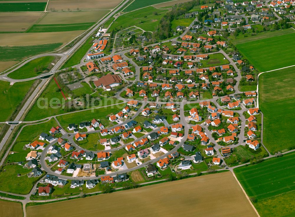 Aerial photograph Sontheim - Village view on the edge of agricultural fields and land in Sontheim in the state Baden-Wuerttemberg, Germany