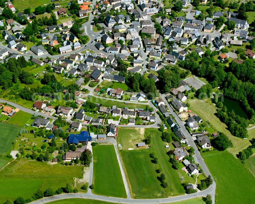 Aerial photograph Sparneck - Village view on the edge of agricultural fields and land in Sparneck in the state Bavaria, Germany