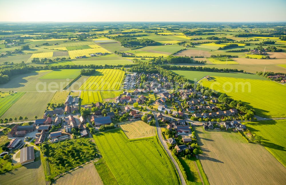 Aerial photograph Stockum - Village view on the edge of agricultural fields and land in Stockum at Ruhrgebiet in the state North Rhine-Westphalia, Germany