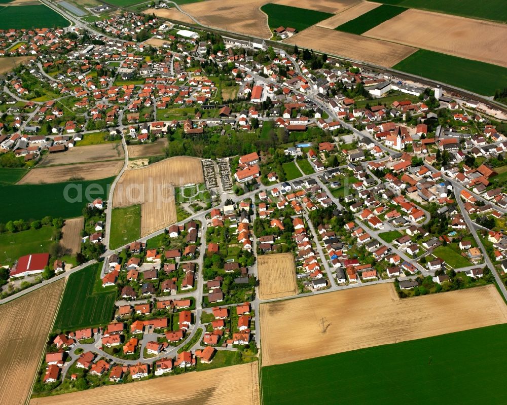 Straßkirchen from the bird's eye view: Village view on the edge of agricultural fields and land in Straßkirchen in the state Bavaria, Germany