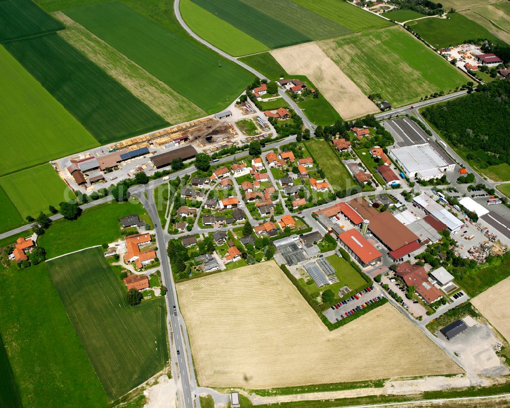 Aerial photograph Unterhart - Village view on the edge of agricultural fields and land in Unterhart in the state Bavaria, Germany