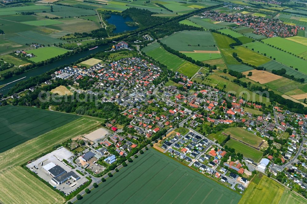 Aerial image Wedtlenstedt - Village view on the edge of agricultural fields and land in Wedtlenstedt in the state Lower Saxony, Germany