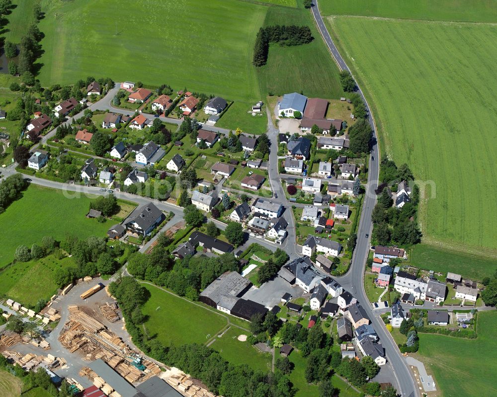 Aerial photograph Weißdorf - Village view on the edge of agricultural fields and land in Weißdorf in the state Bavaria, Germany