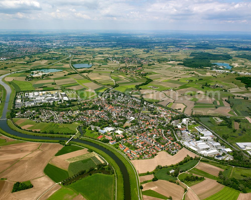 Willstätt from the bird's eye view: Village view on the edge of agricultural fields and land in Willstätt in the state Baden-Wuerttemberg, Germany