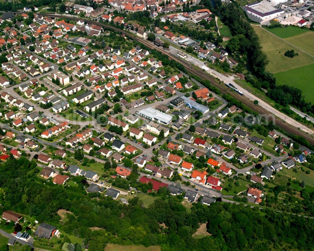 Züttlingen from the bird's eye view: Village view on the edge of agricultural fields and land in Züttlingen in the state Baden-Wuerttemberg, Germany