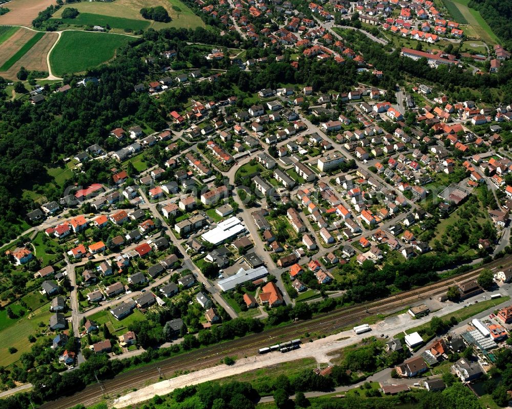 Aerial photograph Züttlingen - Village view on the edge of agricultural fields and land in Züttlingen in the state Baden-Wuerttemberg, Germany