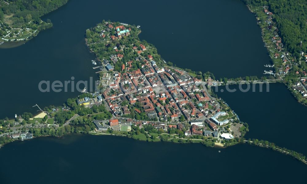 Aerial photograph Ratzeburg - Town View of the streets and houses of the residential areas in Ratzeburg in the state Schleswig-Holstein, Germany