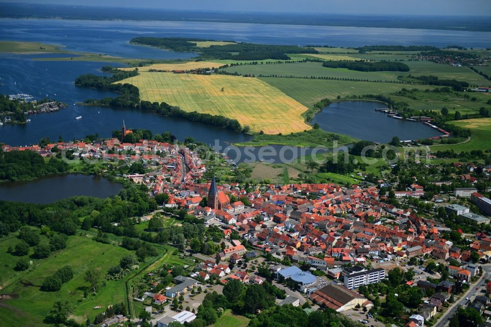 Röbel/Müritz from the bird's eye view: Town View of the streets and houses of the residential areas in Roebel/Mueritz in the state Mecklenburg - Western Pomerania, Germany