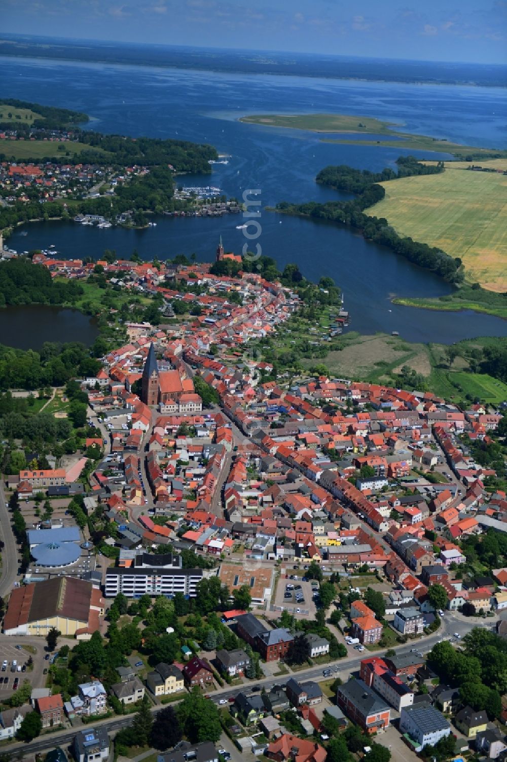 Aerial photograph Röbel/Müritz - Town View of the streets and houses of the residential areas in Roebel/Mueritz in the state Mecklenburg - Western Pomerania, Germany