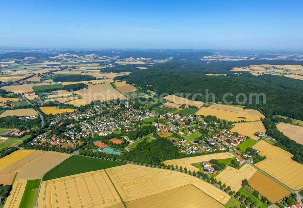 Aerial image Rödinghausen - Town View of the streets and houses of the residential areas in Roedinghausen in the state North Rhine-Westphalia