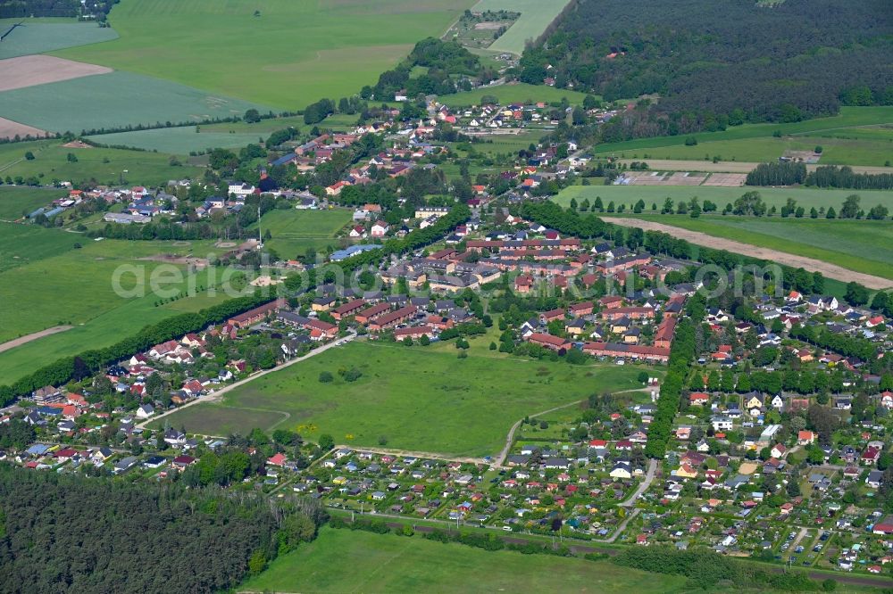 Rüdnitz from above - Town View of the streets and houses of the residential areas in Ruednitz in the state Brandenburg, Germany