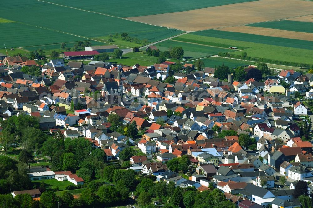 Reichelsheim (Wetterau) from above - Town View of the streets and houses of the residential areas in Reichelsheim (Wetterau) in the state Hesse, Germany