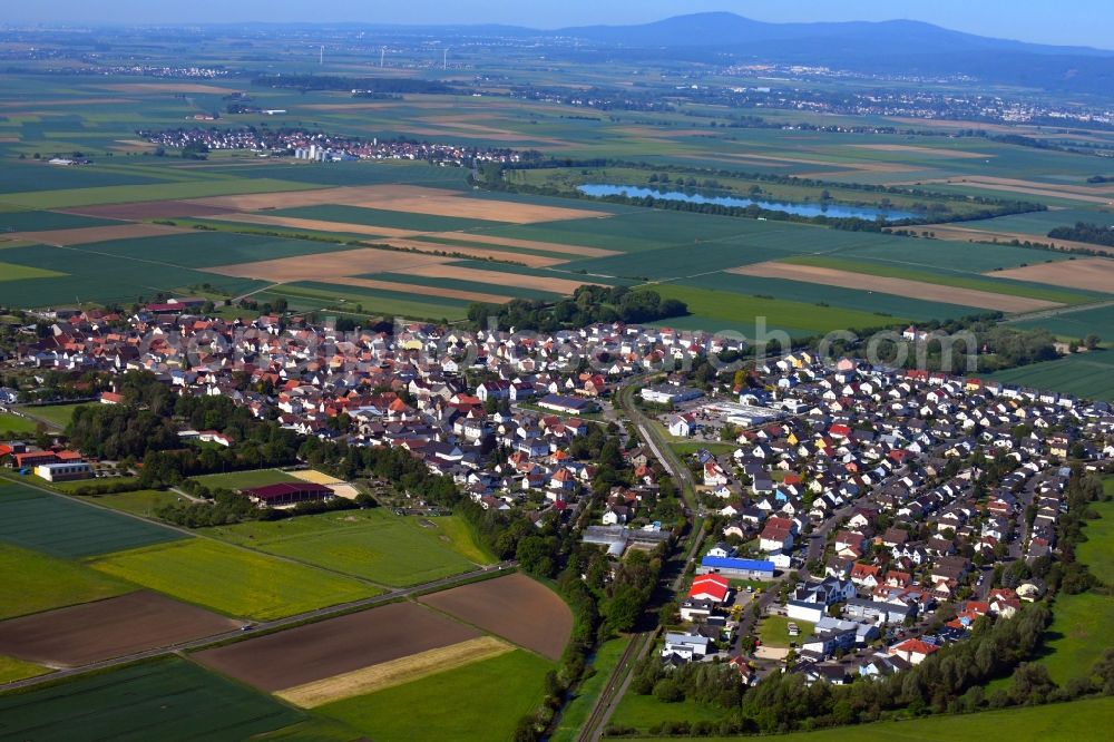 Reichelsheim (Wetterau) from above - Town View of the streets and houses of the residential areas in Reichelsheim (Wetterau) in the state Hesse, Germany