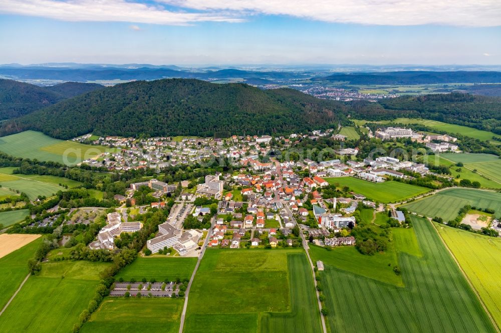 Aerial image Reinhardshausen - Town View of the streets and houses of the residential areas in Reinhardshausen in the state Hesse, Germany