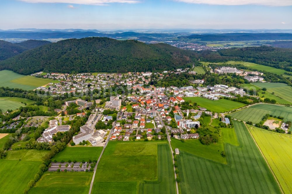 Aerial photograph Reinhardshausen - Town View of the streets and houses of the residential areas in Reinhardshausen in the state Hesse, Germany