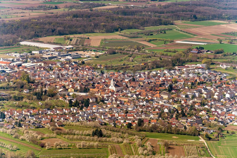 Aerial image Renchen - Town View of the streets and houses of the residential areas in Renchen in the state Baden-Wuerttemberg, Germany