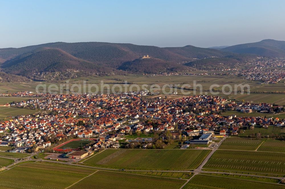 Edenkoben from above - Location view of the streets and houses of residential areas in the rhine valley landscape surrounded by mountains in Edenkoben in the state Rhineland-Palatinate, Germany