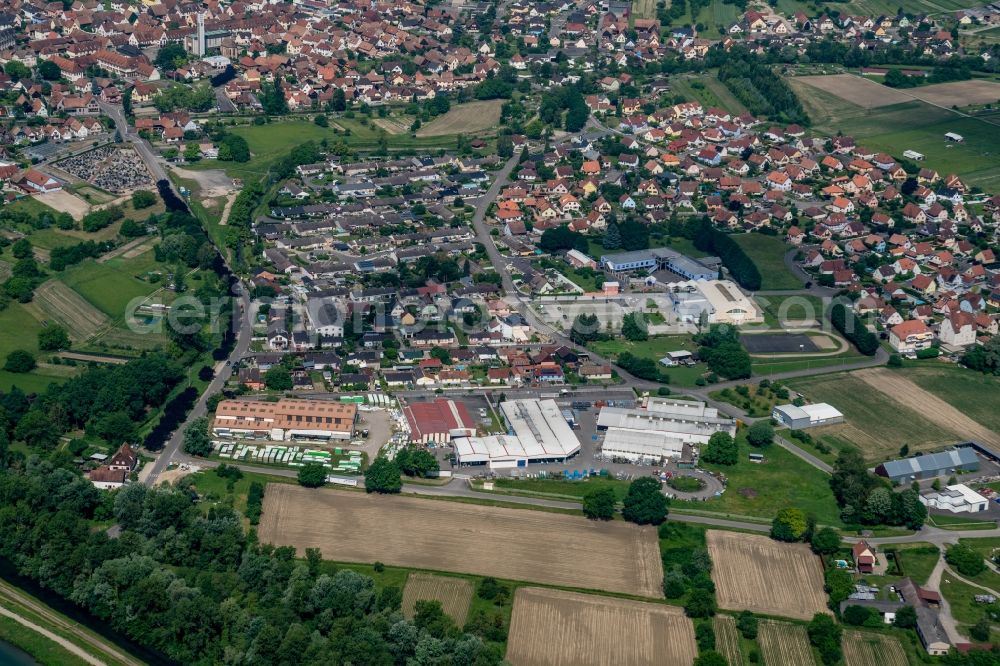 Aerial image Rhinau - Town View of the streets and houses of the residential areas in Rhinau in Grand Est, France