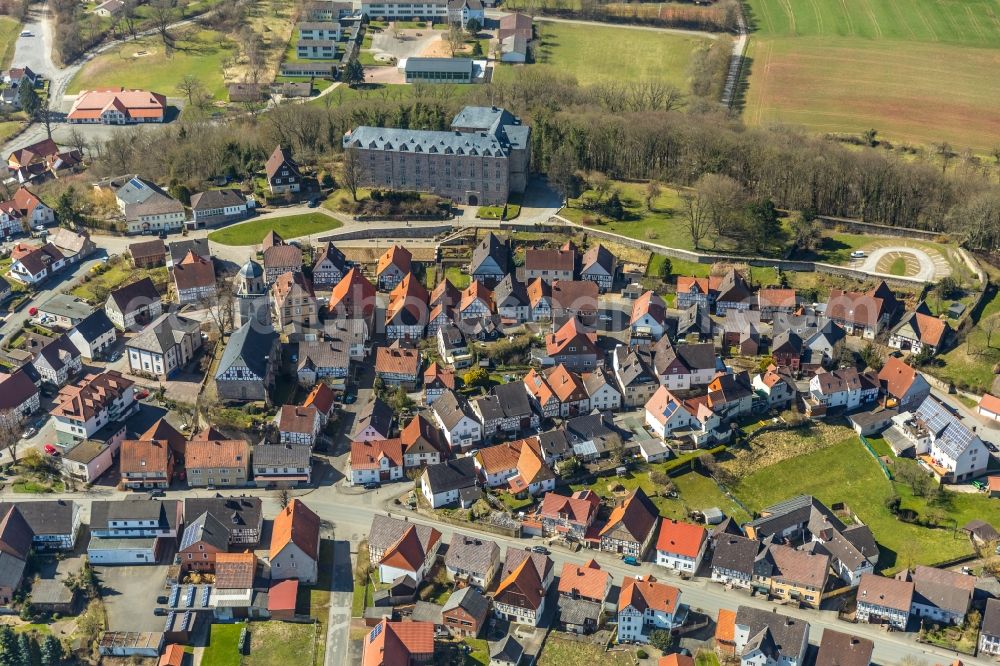 Aerial photograph Rhoden - Town View of the streets and houses of the residential areas in Rhoden in the state Hesse, Germany