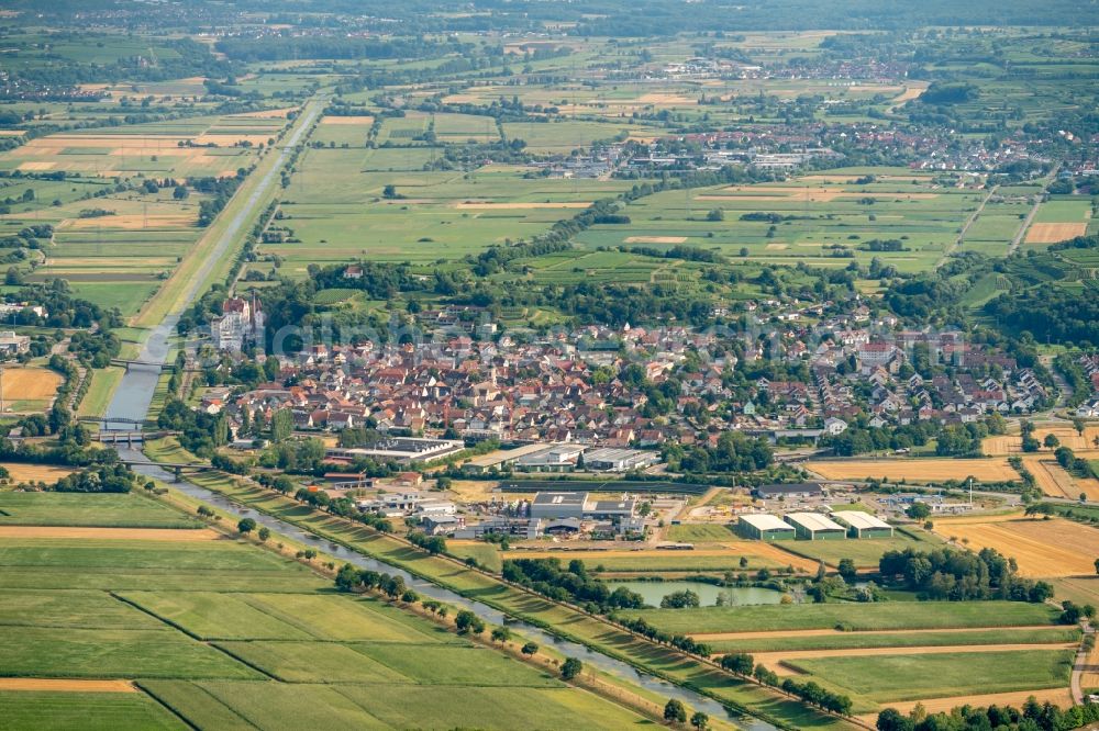 Riegel am Kaiserstuhl from the bird's eye view: Town View of the streets and houses of the residential areas in Riegel am Kaiserstuhl in the state Baden-Wurttemberg, Germany