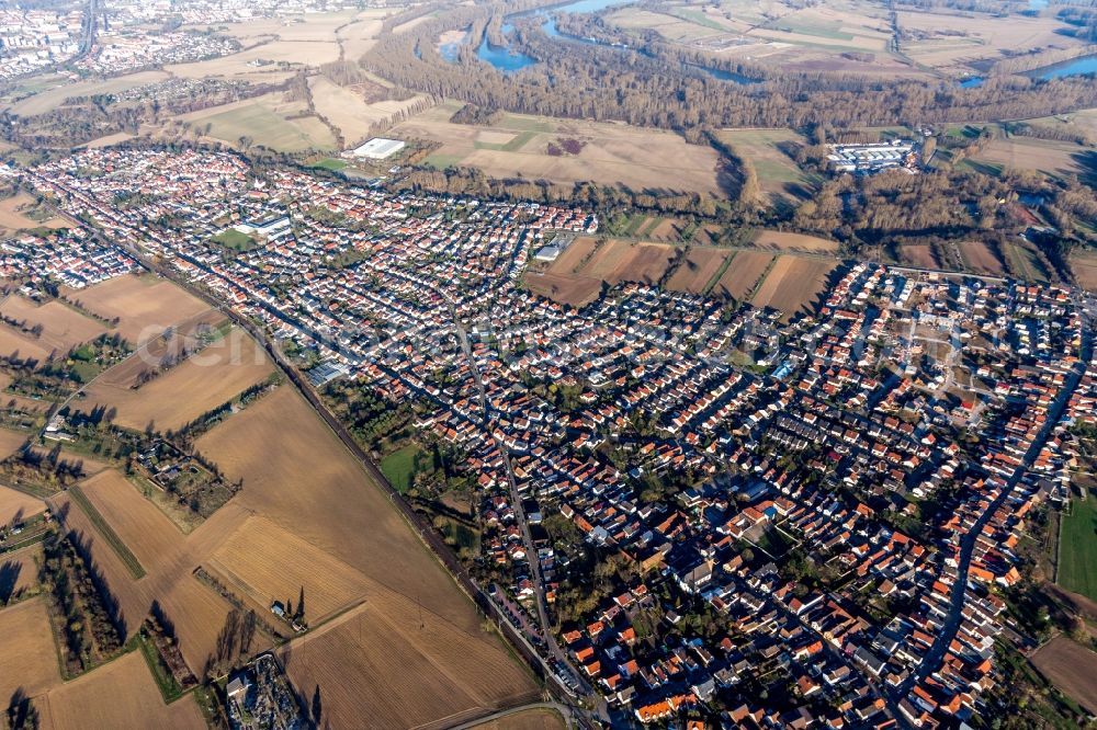 Römerberg from the bird's eye view: Town View of the streets and houses of the residential areas in Roemerberg in the state Rhineland-Palatinate, Germany