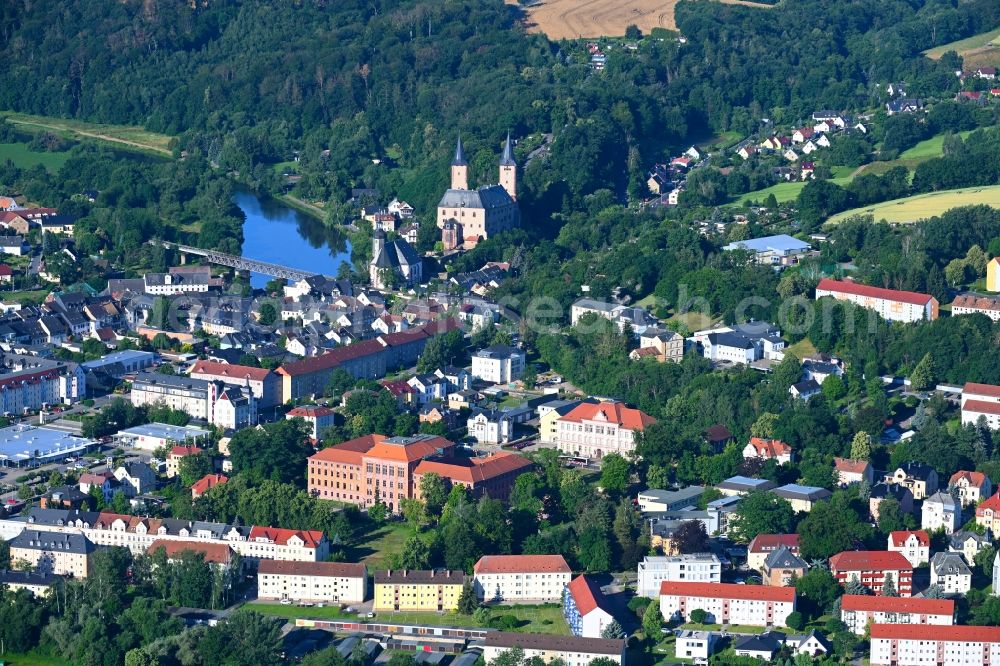 Rochlitz from the bird's eye view: Town View of the streets and houses of the residential areas in Rochlitz in the state Saxony, Germany