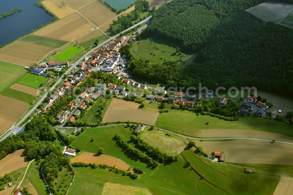 Aerial photograph Roßstadt - View of Roszstadt in the state of Bavaria. The village is located on federal highway B26, on the Southern riverbank of the river Main and is surrounded by agricultural fields