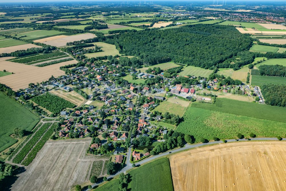 Ruschwedel from the bird's eye view: Town View of the streets and houses of the residential areas in Ruschwedel in the state Lower Saxony, Germany